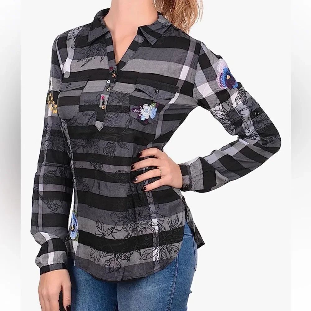 DESIGUAL LAURA ILLA Embroidered Gray Blouse Top Shirt V-neck Roll Tab Sleeve M-L